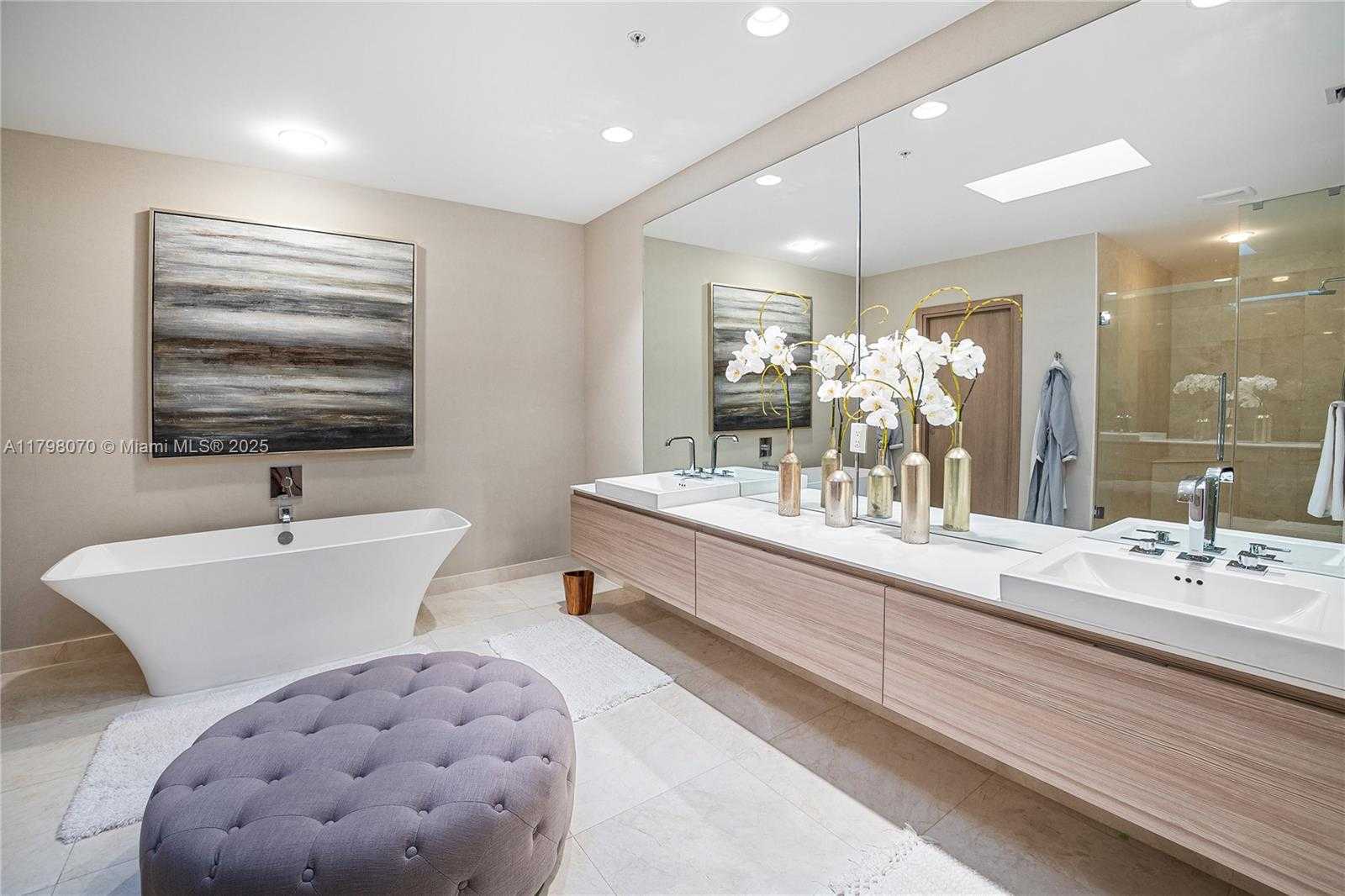 Small Image of 17301 BISCAYNE BLVD #PH6, North Miami Beach Number 48