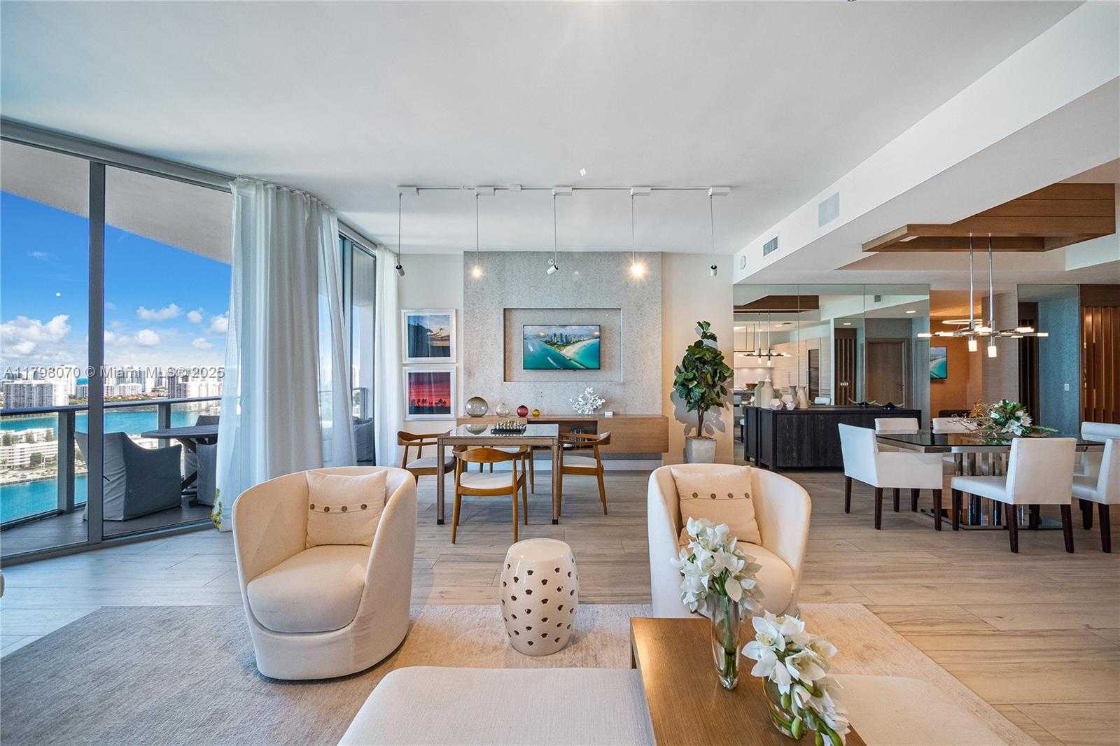 Small Image of 17301 BISCAYNE BLVD #PH6, North Miami Beach Number 7
