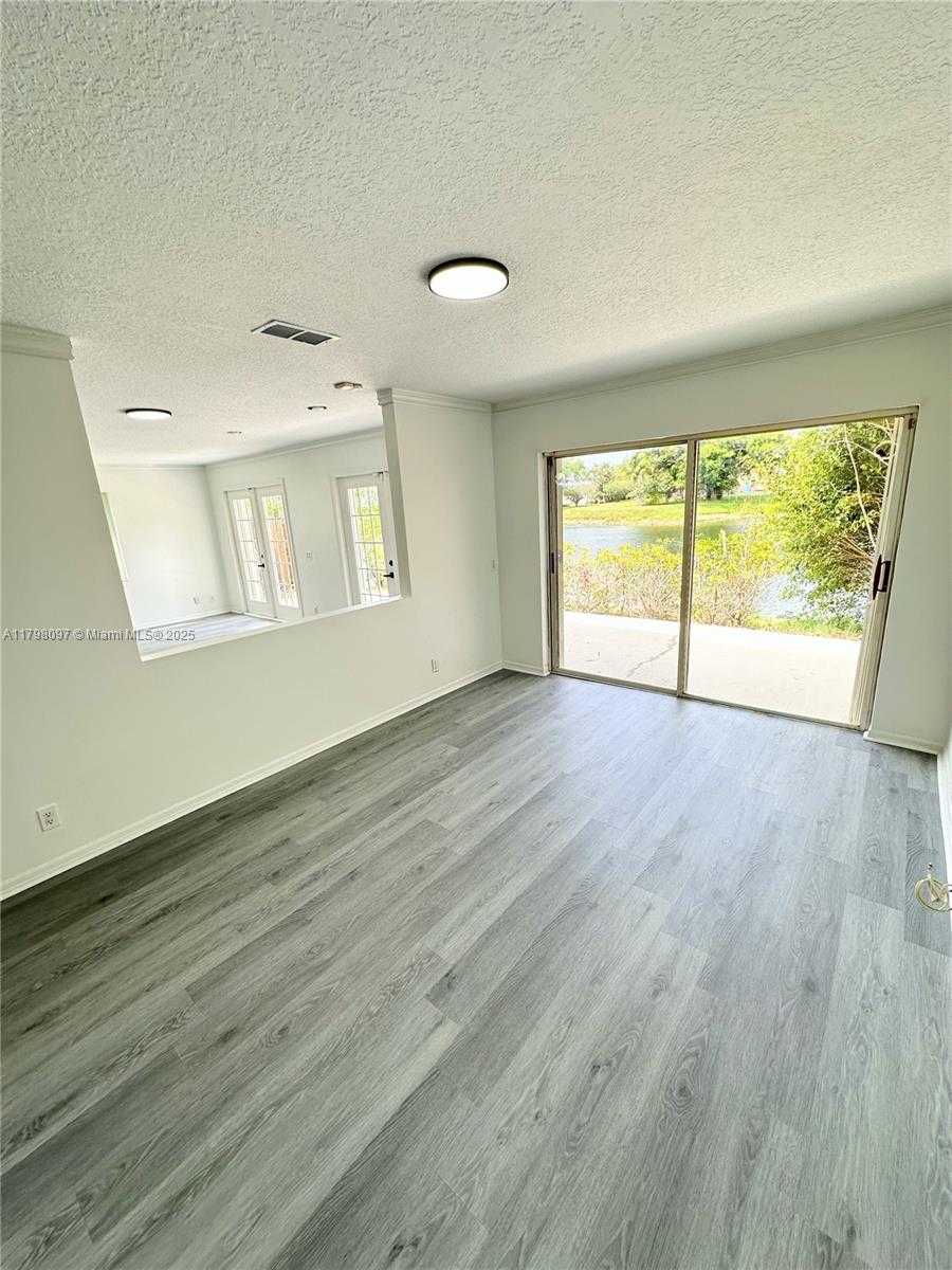 Small Image of 1845 VISTA WAY #1845, Margate Number 11