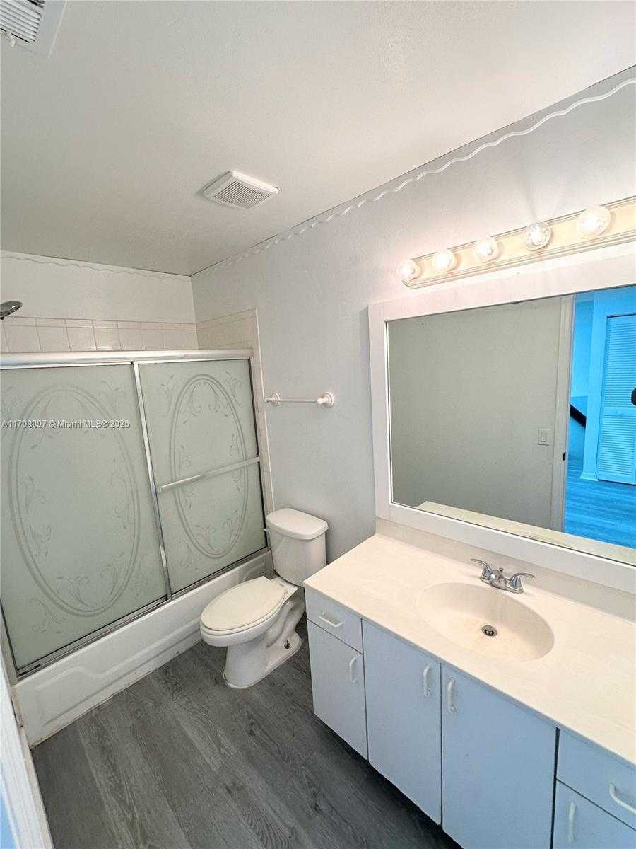 Small Image of 1845 VISTA WAY #1845, Margate Number 21