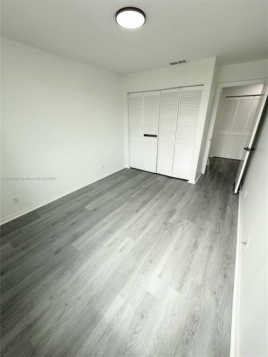 Small Image of 1845 VISTA WAY #1845, Margate Number 23