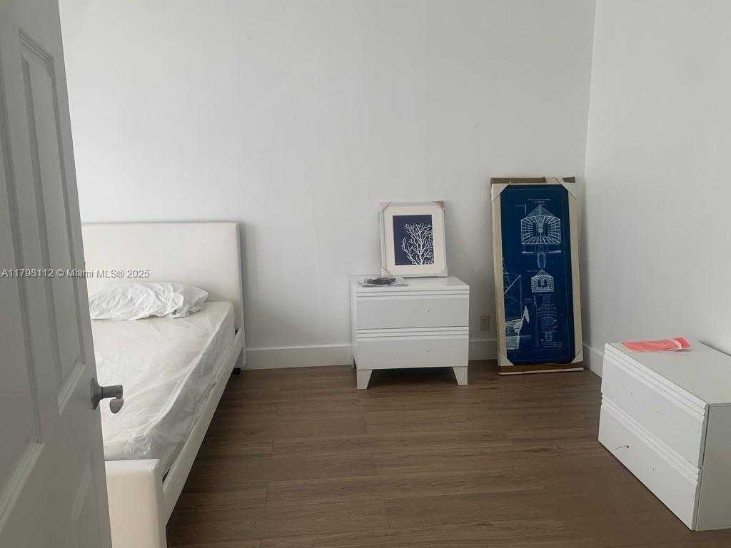 Small Image of 8011 ABBOTT AVE #7, Miami Beach Number 4