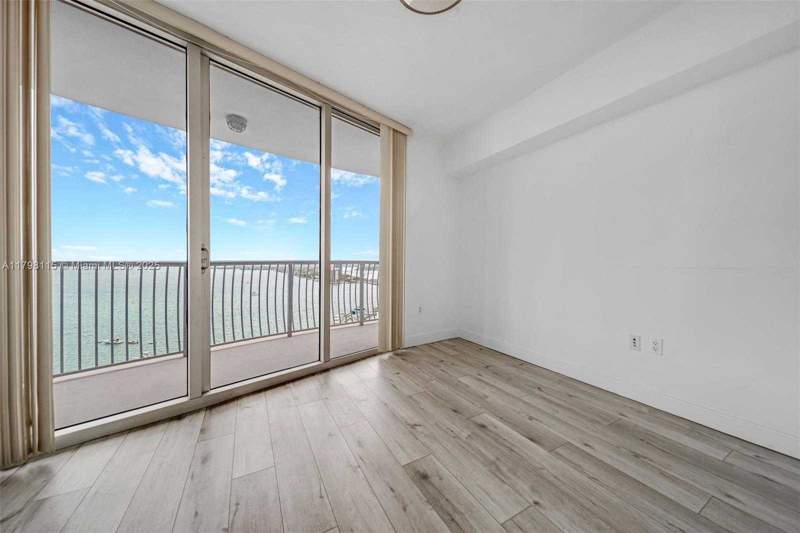 Small Image of 1750 NORTH BAYSHORE DR #2001, Miami Number 14