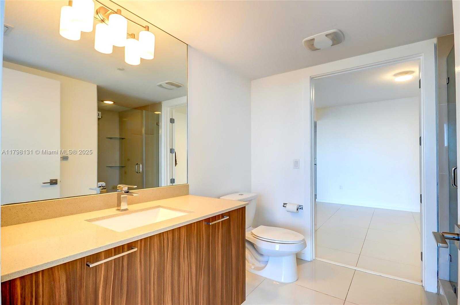Small Image of 5252 #1810, Doral Number 8