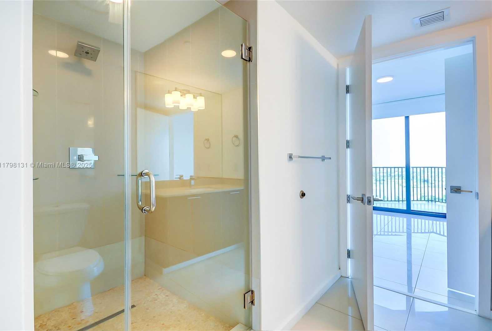 Small Image of 5252 #1810, Doral Number 9