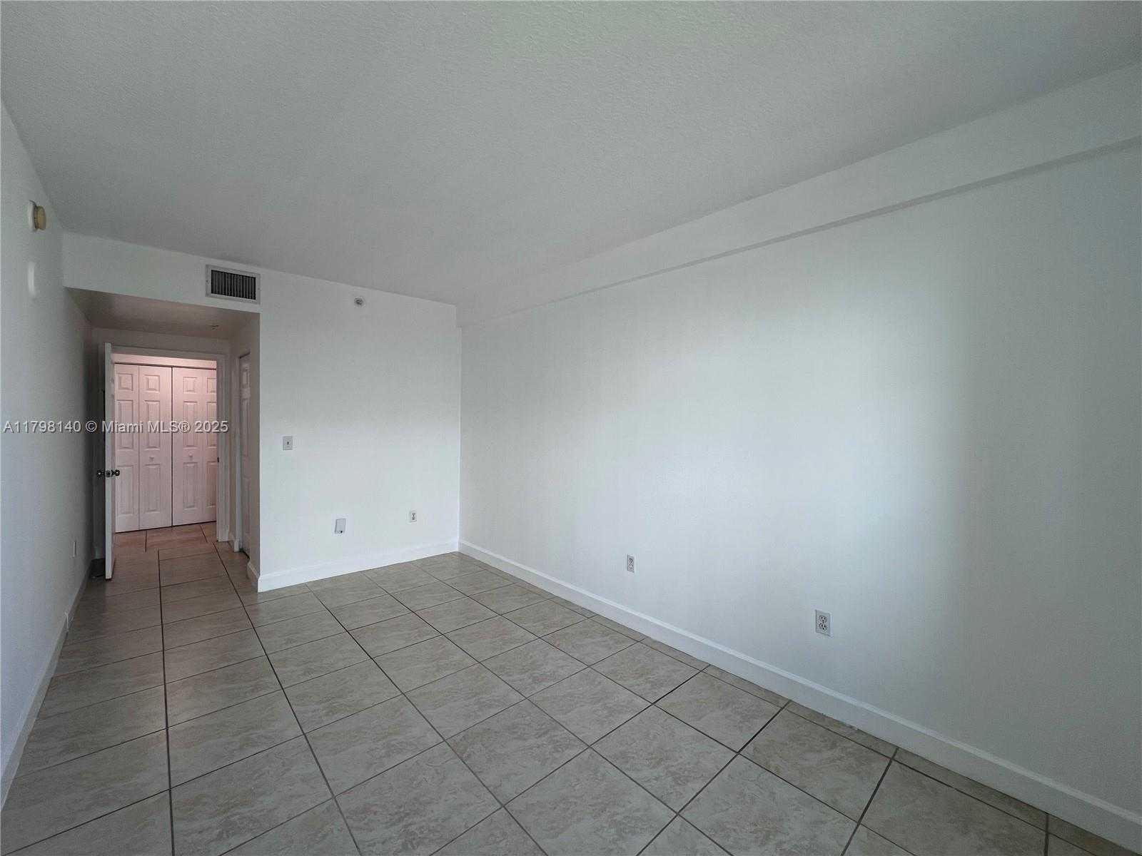 Small Image of 50 MENORES AVE #730, Coral Gables Number 12