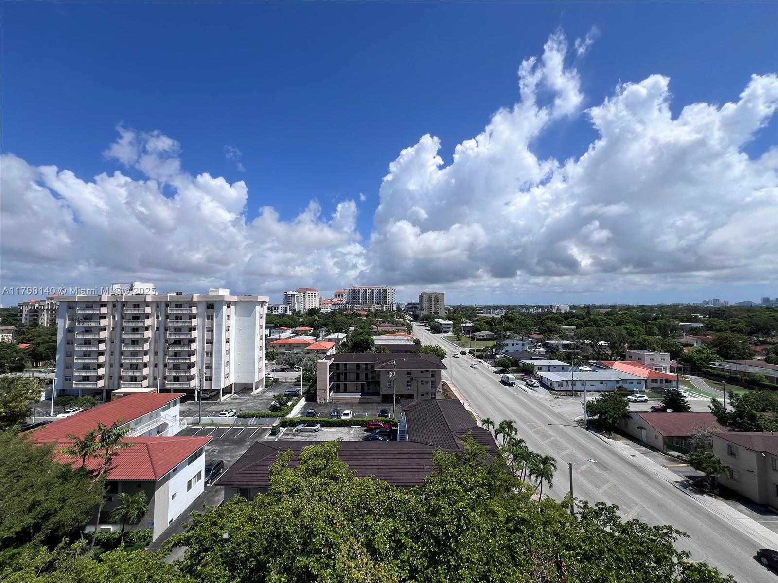 Small Image of 50 MENORES AVE #730, Coral Gables Number 2