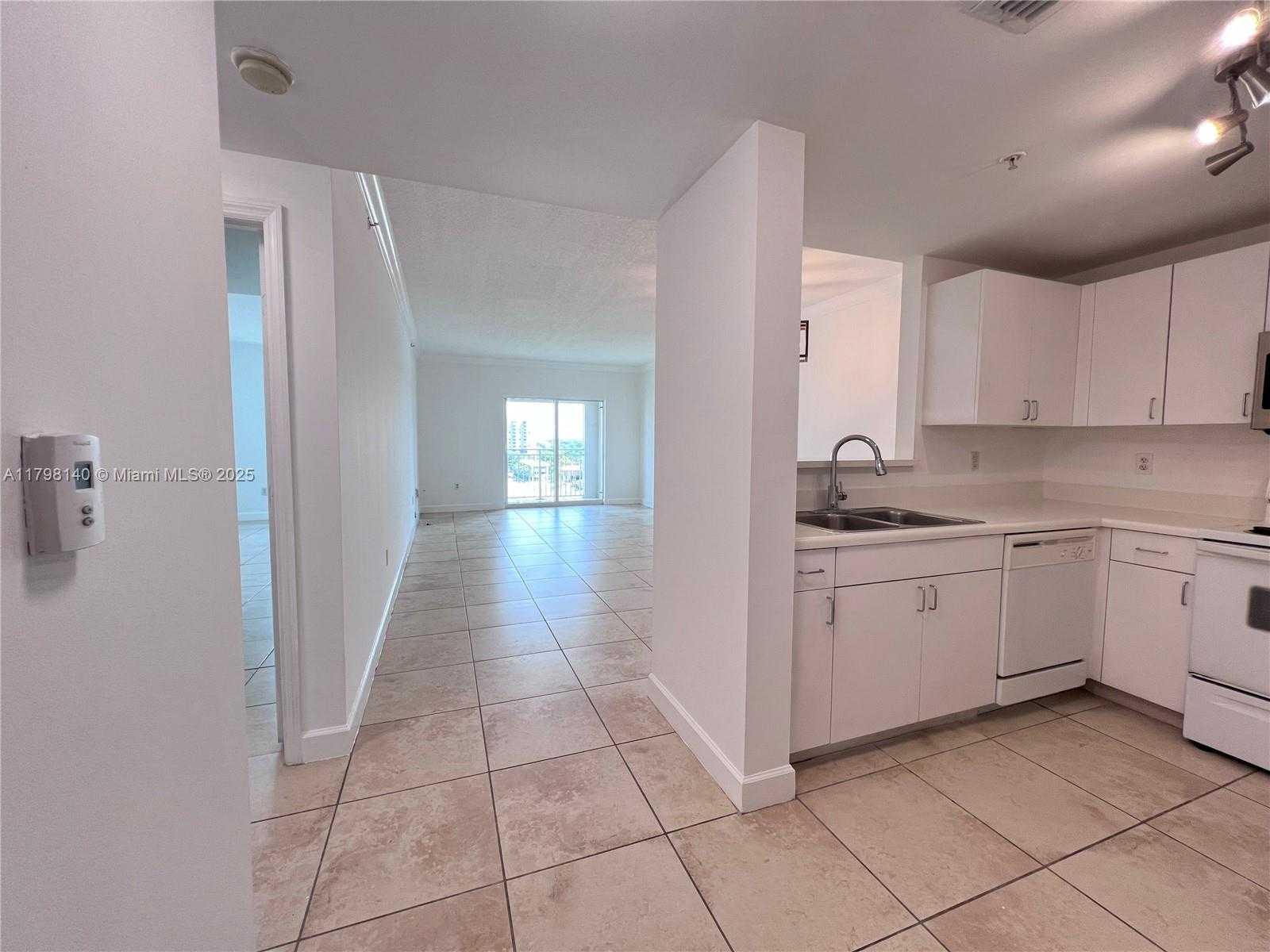 Small Image of 50 MENORES AVE #730, Coral Gables Number 3