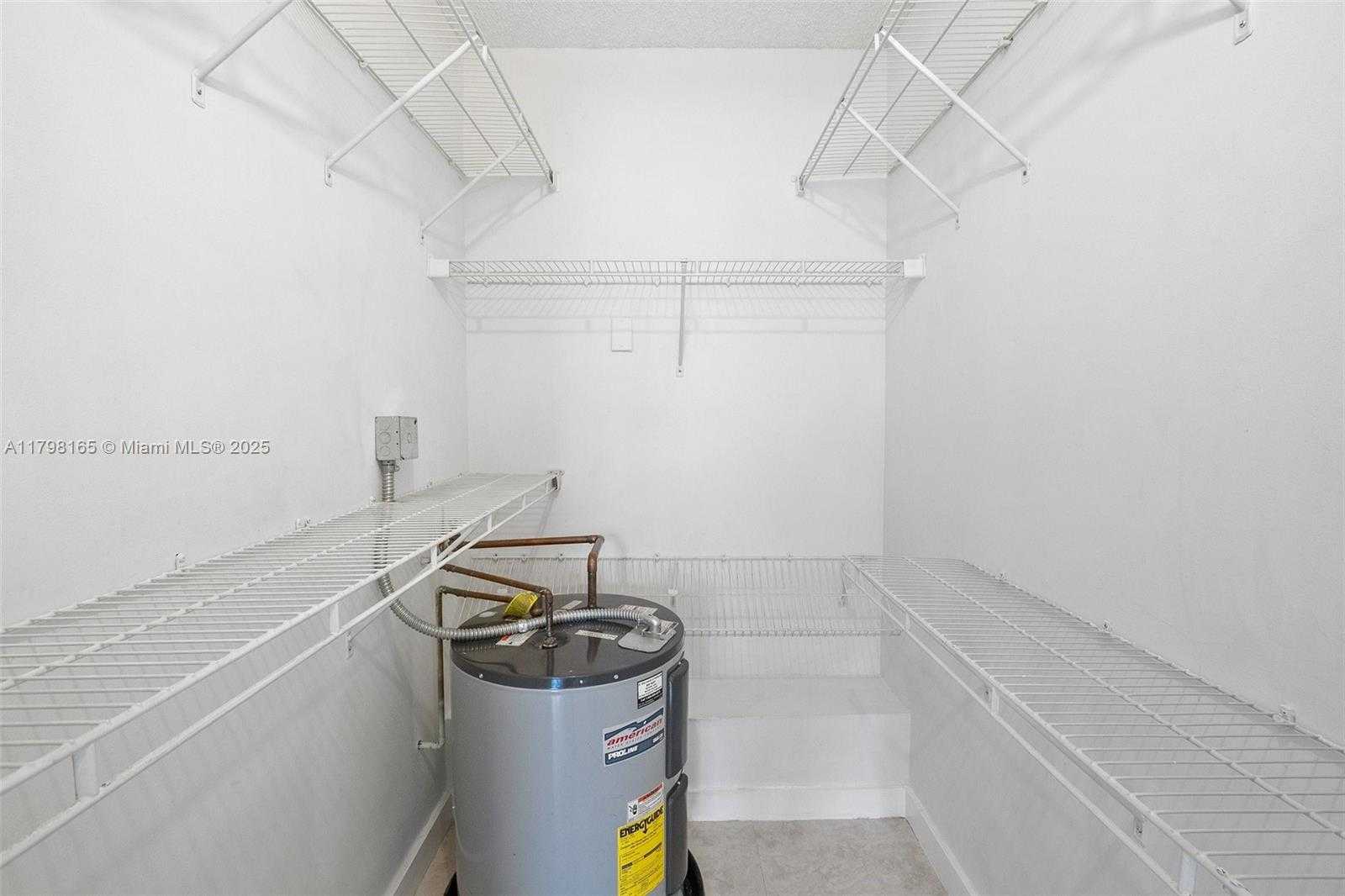 Small Image of 8373 LAKE DR #201, Doral Number 10
