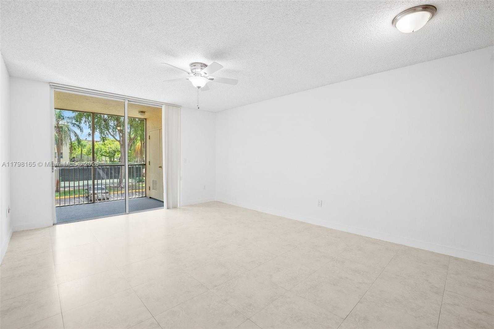 Small Image of 8373 LAKE DR #201, Doral Number 3