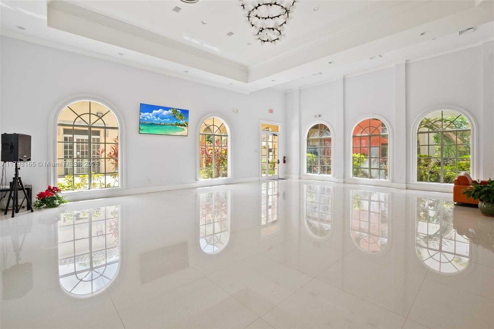 Small Image of 8373 LAKE DR #201, Doral Number 30