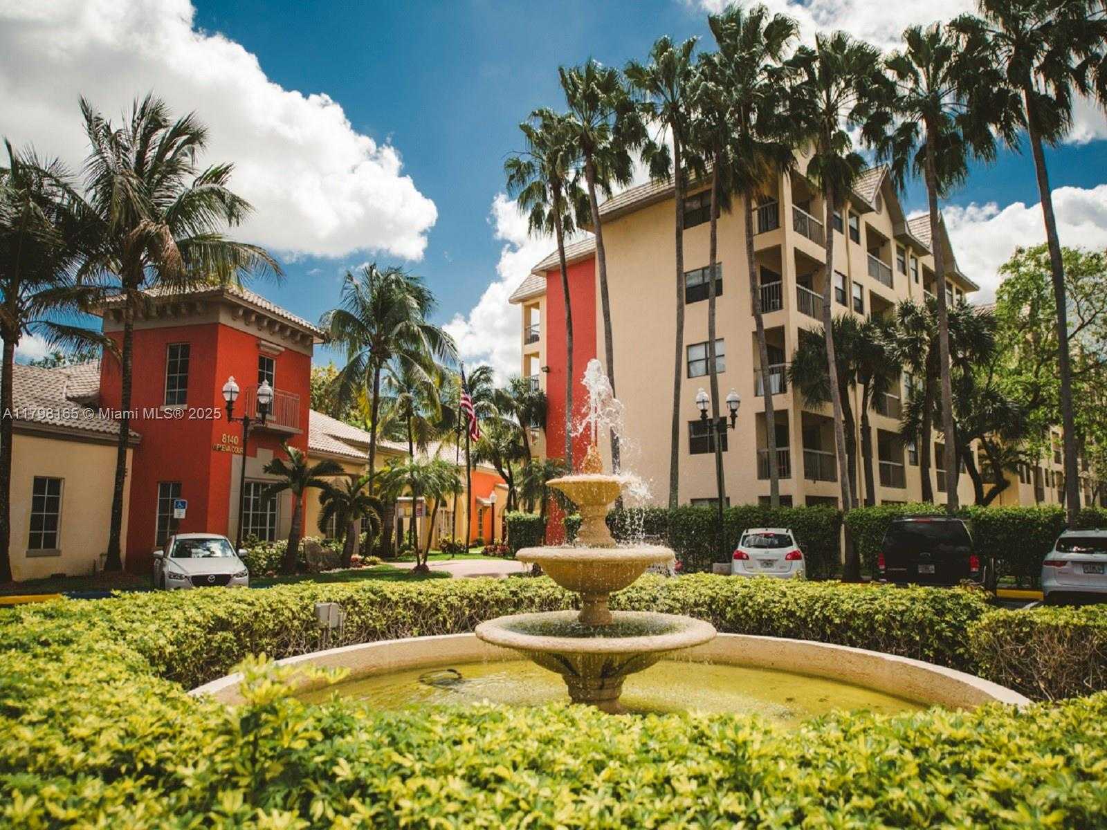 Small Image of 8373 LAKE DR #201, Doral Number 47