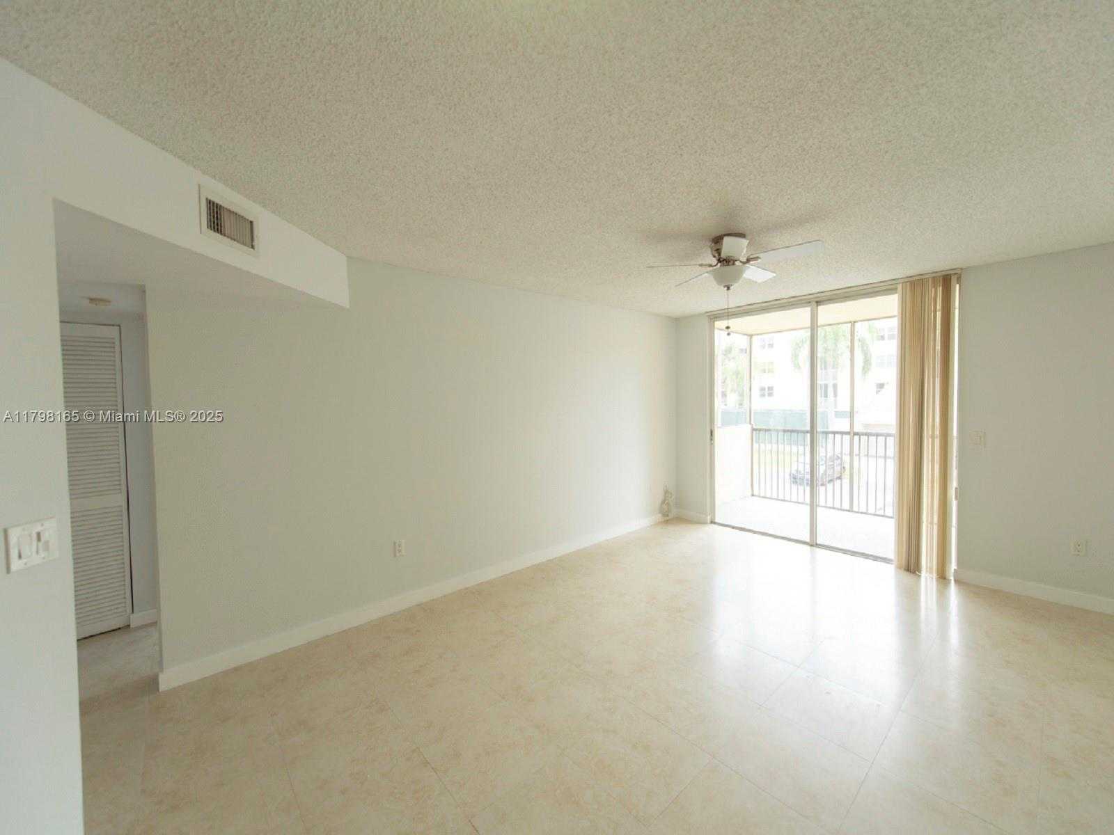 Small Image of 8373 LAKE DR #201, Doral Number 50