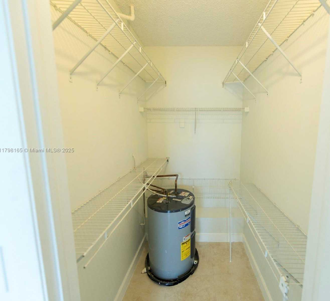 Small Image of 8373 LAKE DR #201, Doral Number 52