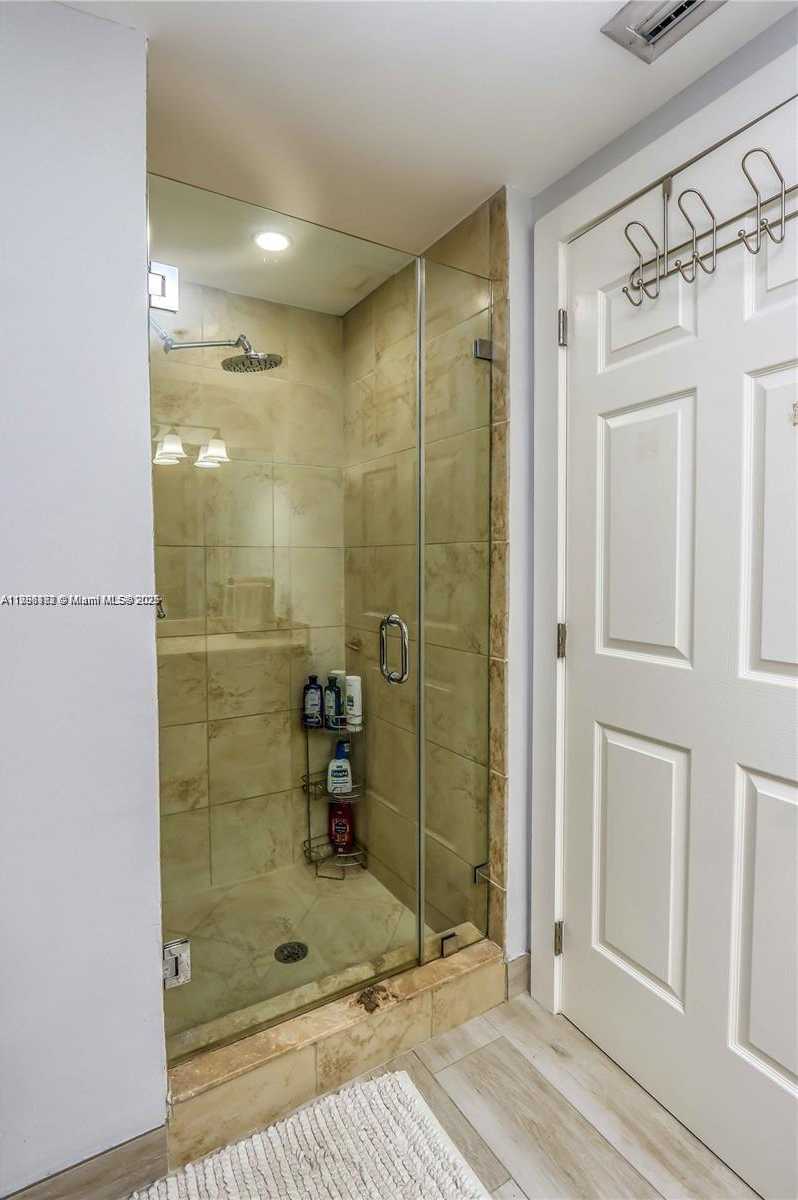 Small Image of 1300 PONCE DE LEON BLVD #500, Coral Gables Number 11