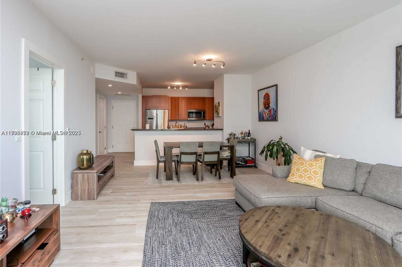 Small Image of 1300 PONCE DE LEON BLVD #500, Coral Gables Number 2