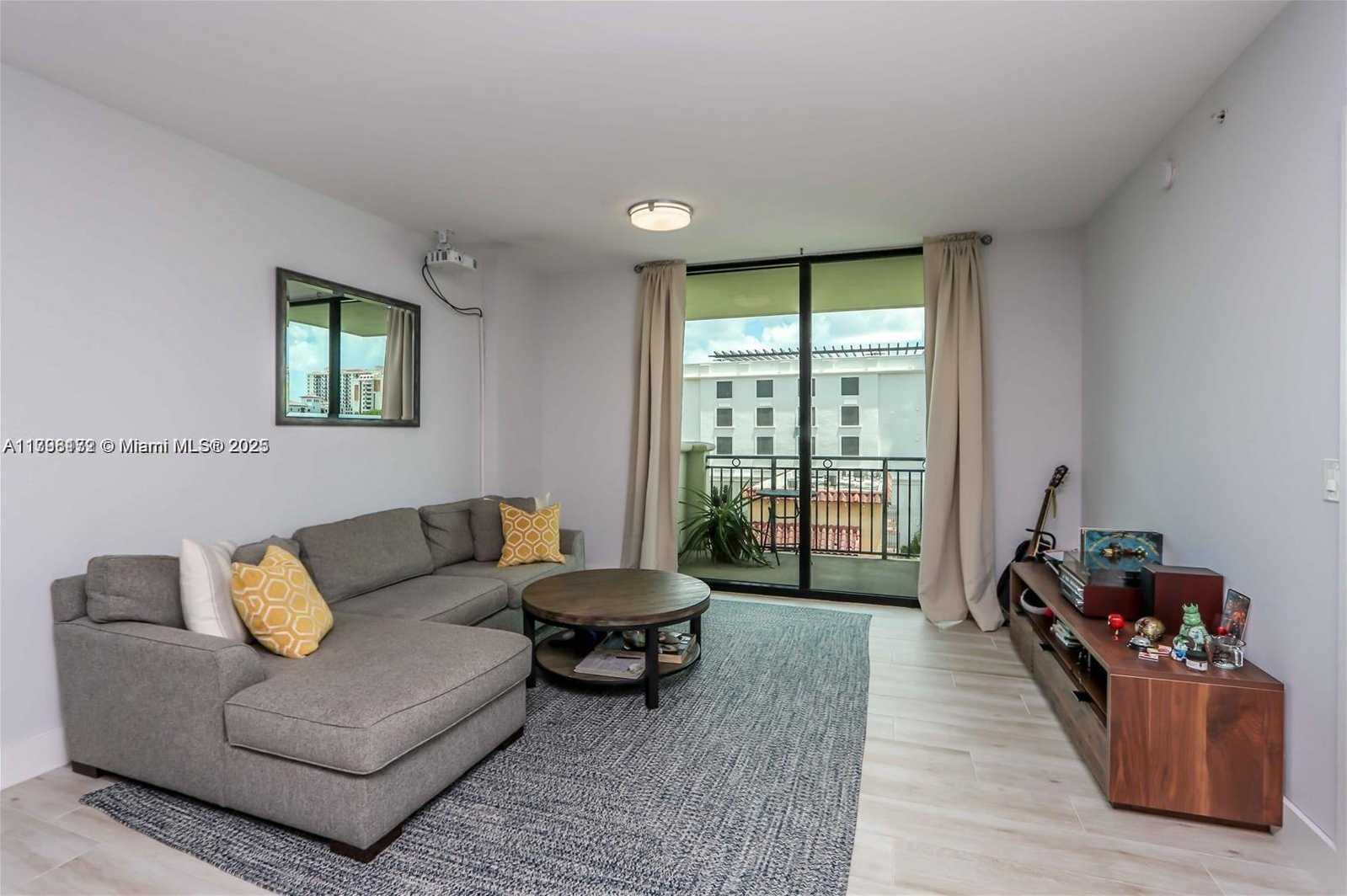 Small Image of 1300 PONCE DE LEON BLVD #500, Coral Gables Number 3