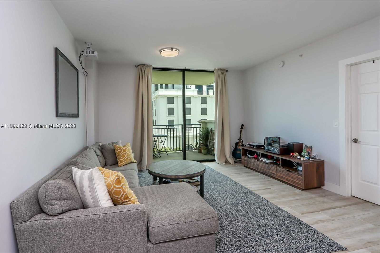 Small Image of 1300 PONCE DE LEON BLVD #500, Coral Gables Number 4