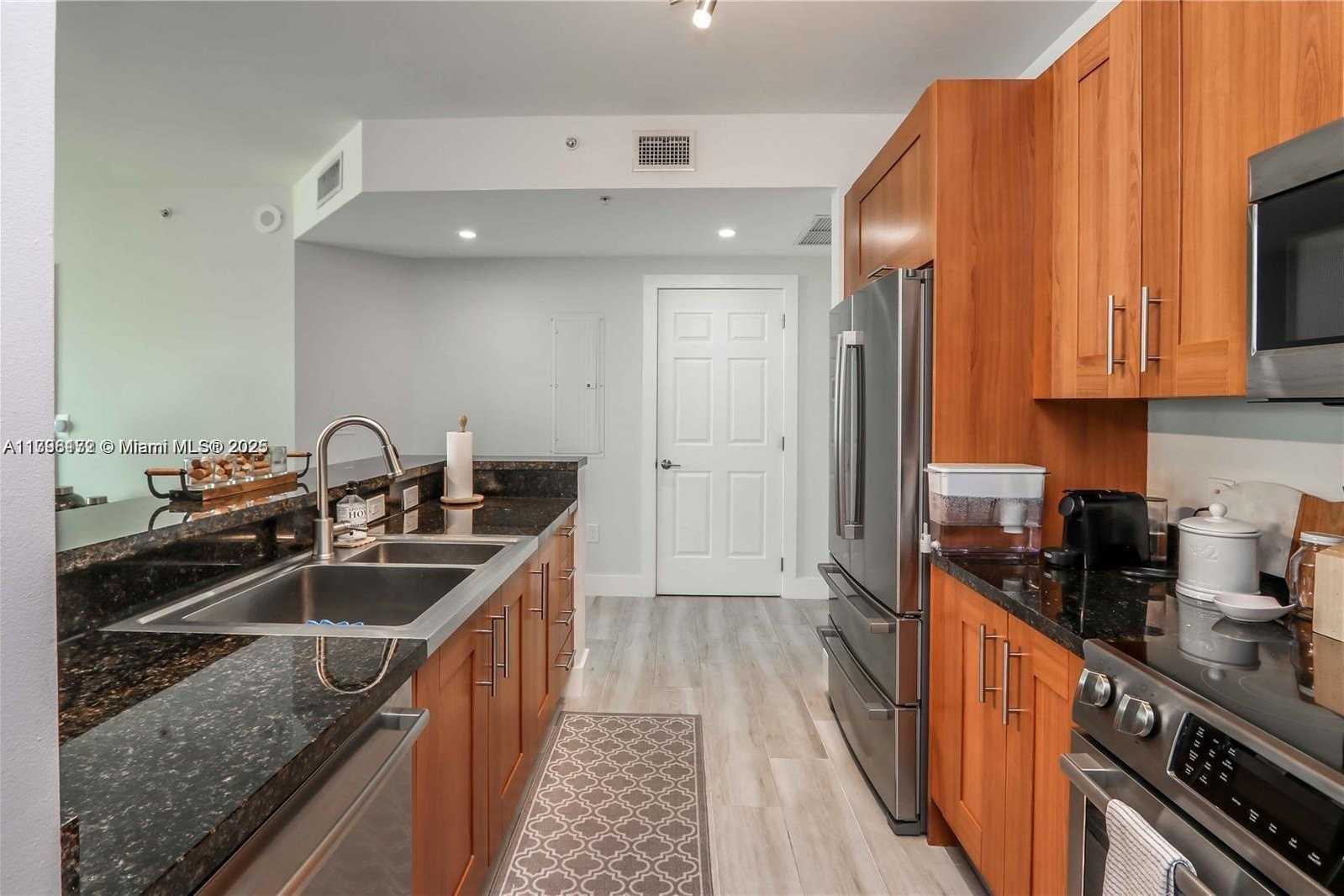 Small Image of 1300 PONCE DE LEON BLVD #500, Coral Gables Number 6