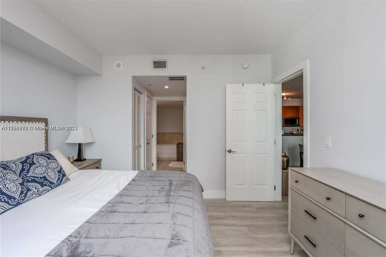 Small Image of 1300 PONCE DE LEON BLVD #500, Coral Gables Number 9