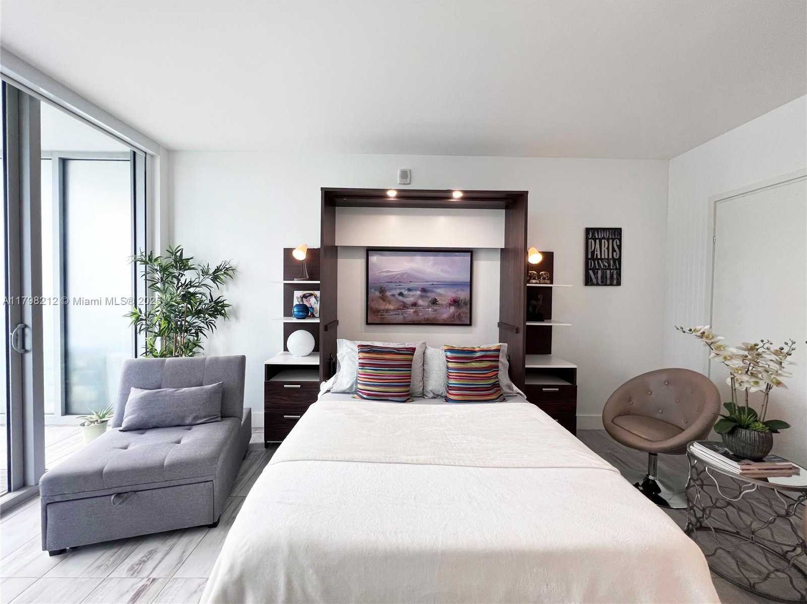Small Image of 1300 BRICKELL BAY DR #1813, Miami Number 11
