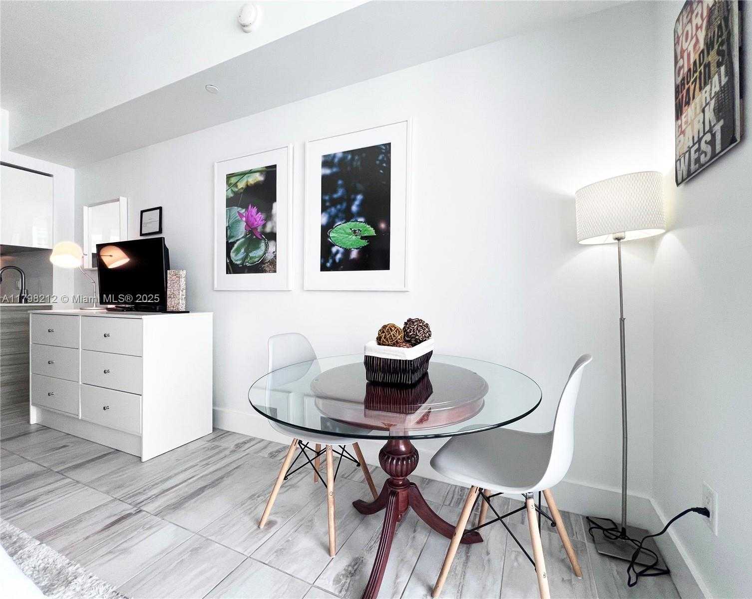 Small Image of 1300 BRICKELL BAY DR #1813, Miami Number 19