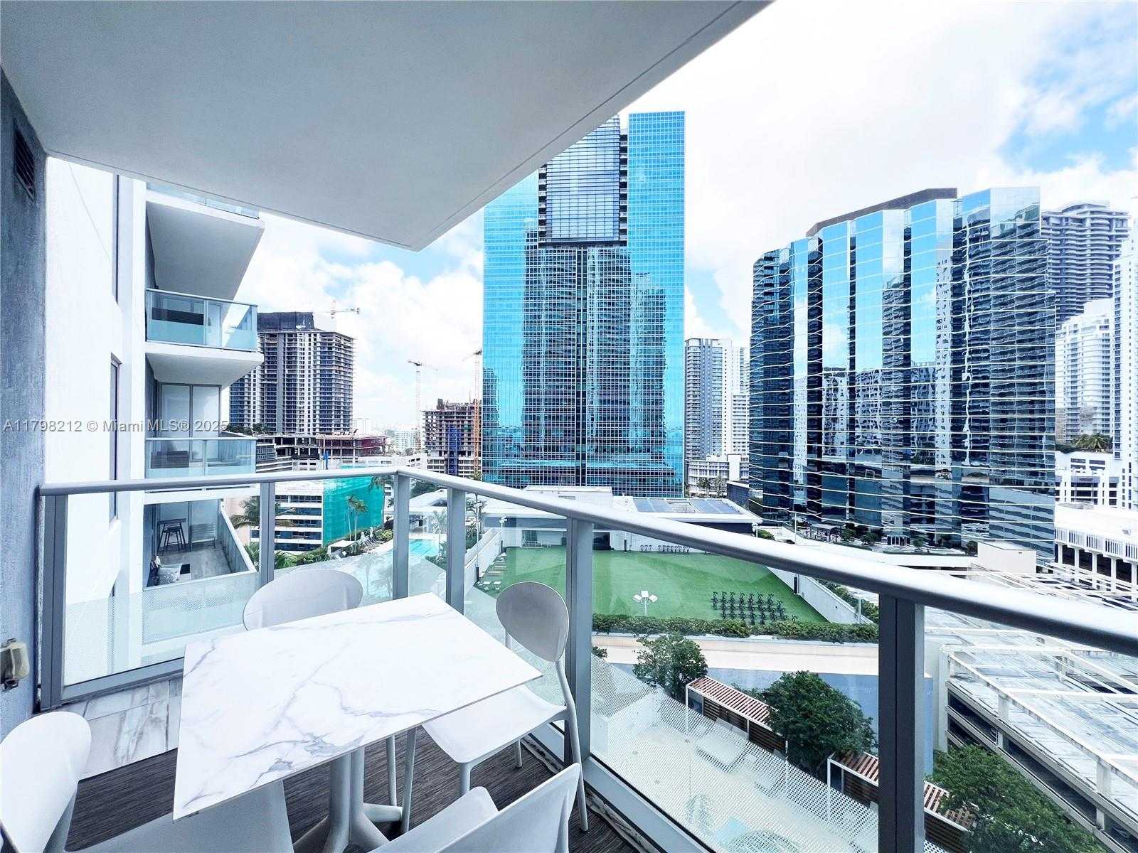 Small Image of 1300 BRICKELL BAY DR #1813, Miami Number 28
