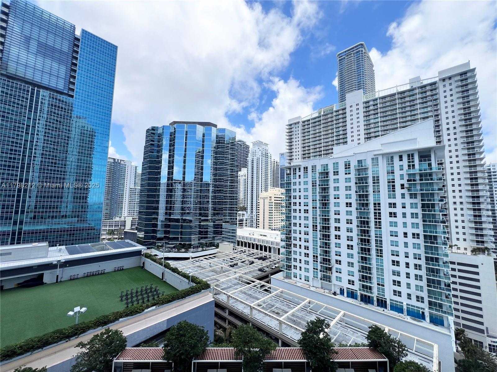 Small Image of 1300 BRICKELL BAY DR #1813, Miami Number 30