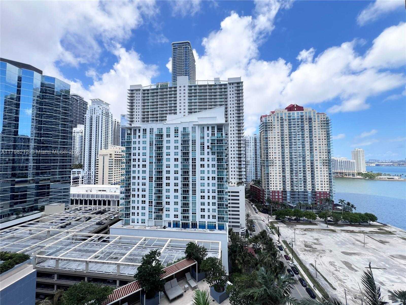 Small Image of 1300 BRICKELL BAY DR #1813, Miami Number 31