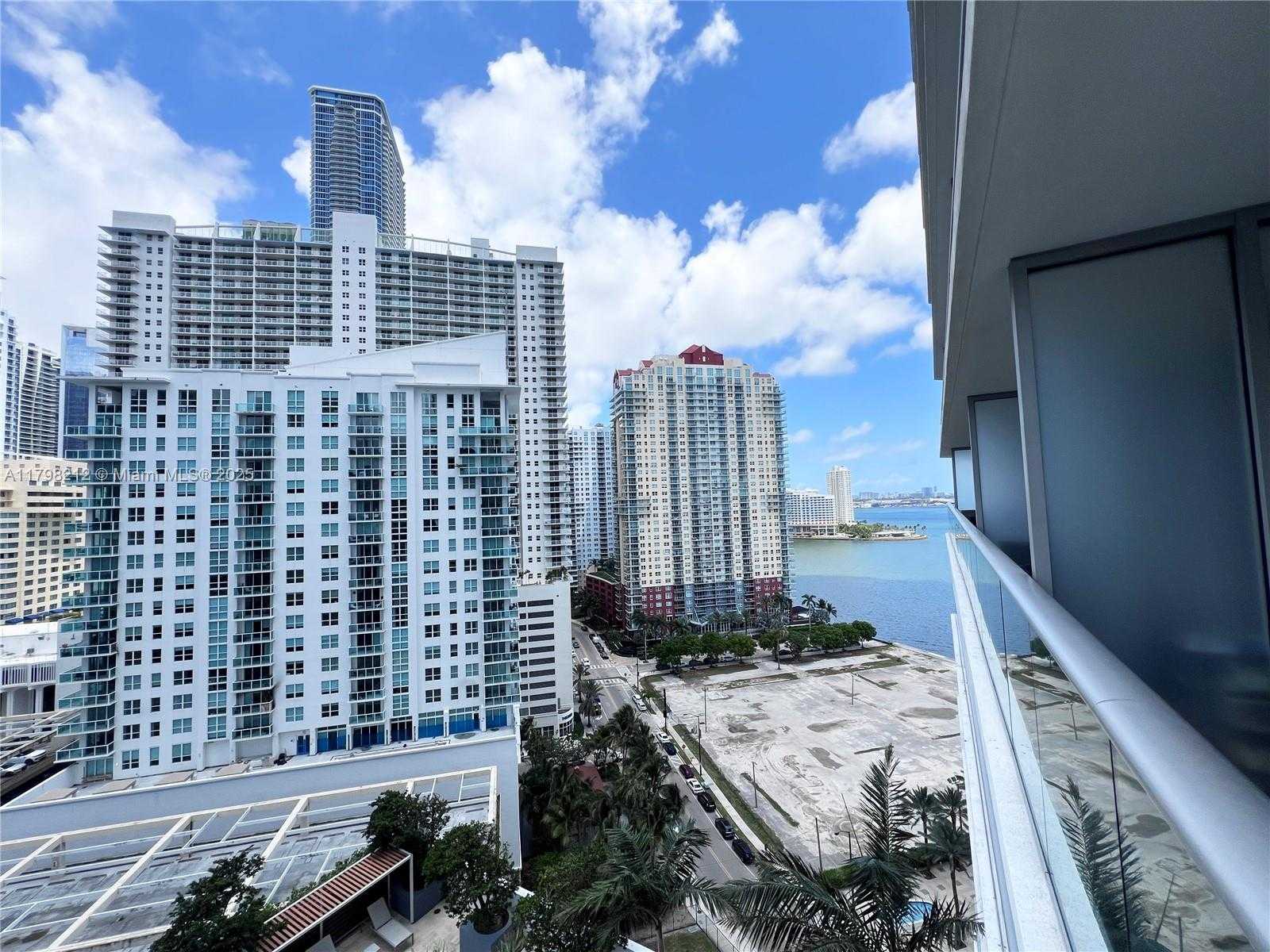 Small Image of 1300 BRICKELL BAY DR #1813, Miami Number 32