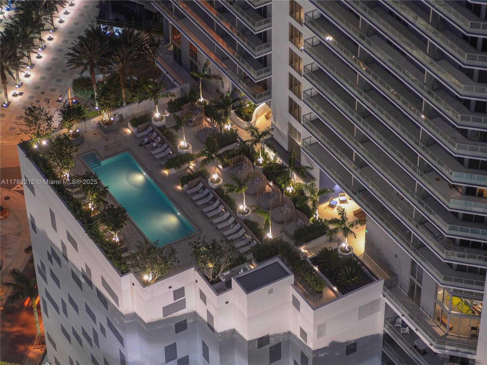 Small Image of 1300 BRICKELL BAY DR #1813, Miami Number 37