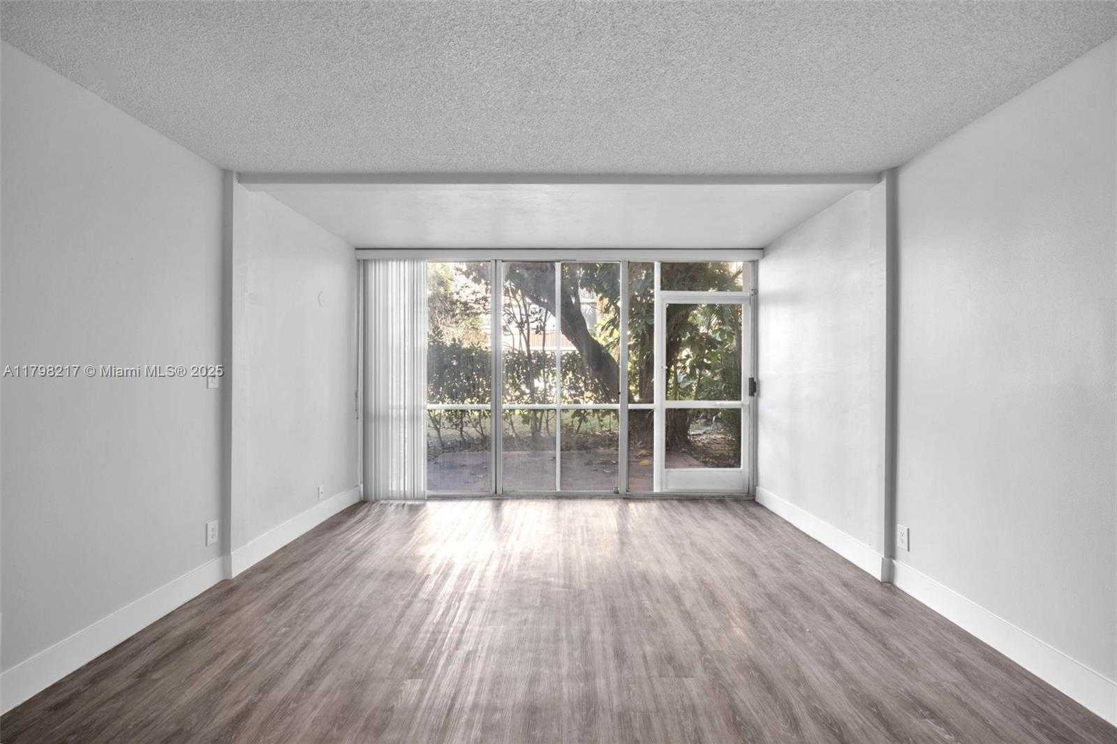 Small Image of 940 NORTH EAST 199TH ST #1M, Miami Number 12