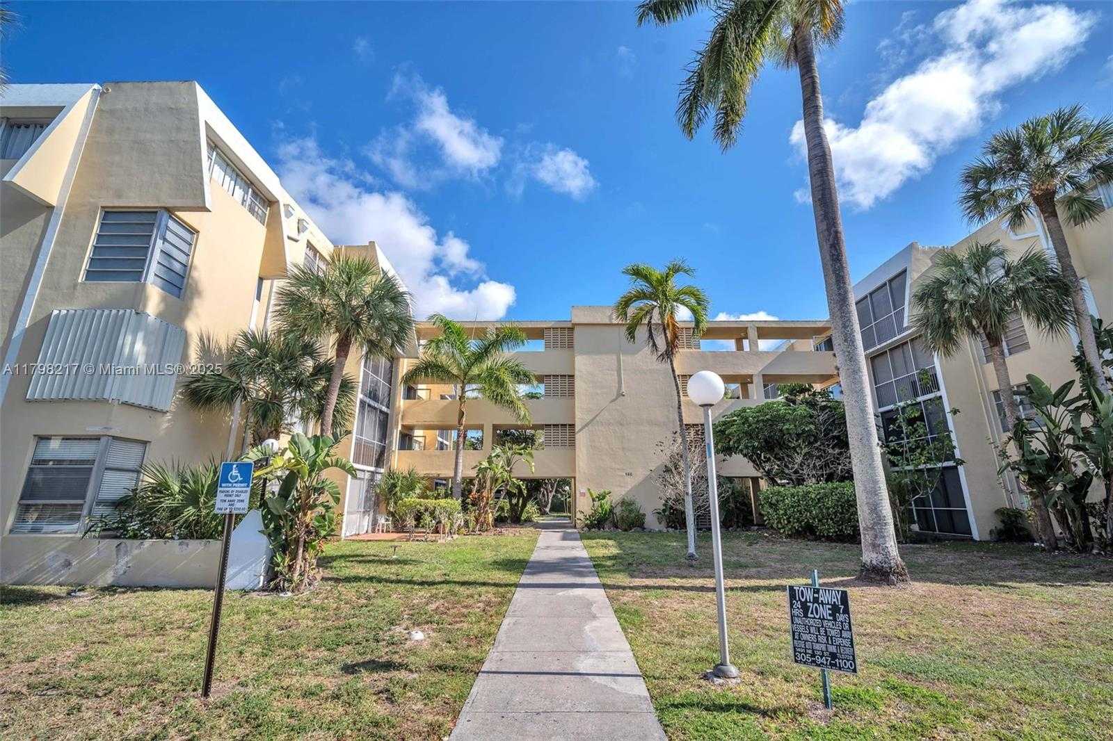 Small Image of 940 NORTH EAST 199TH ST #1M, Miami Number 18