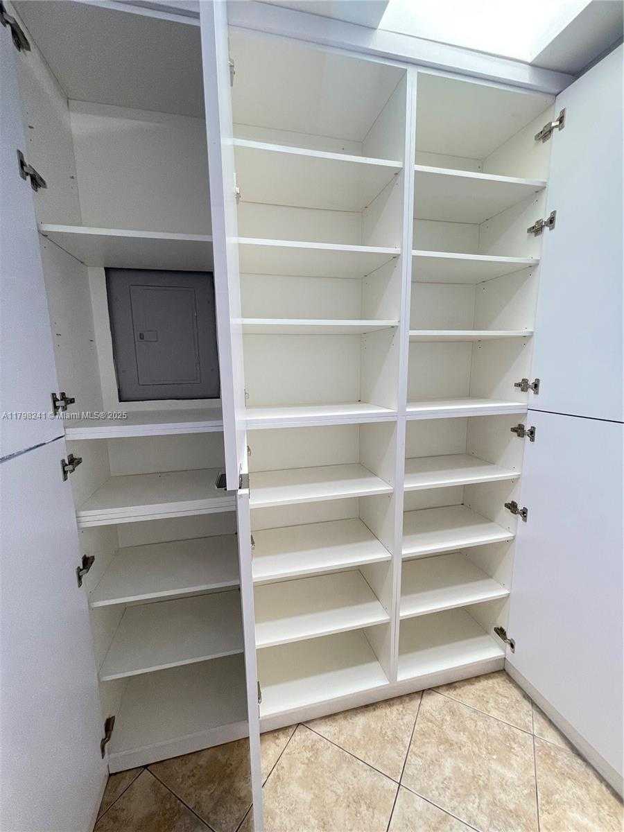 Small Image of 18310 NORTH WEST 68TH AVE #D, Hialeah Number 12
