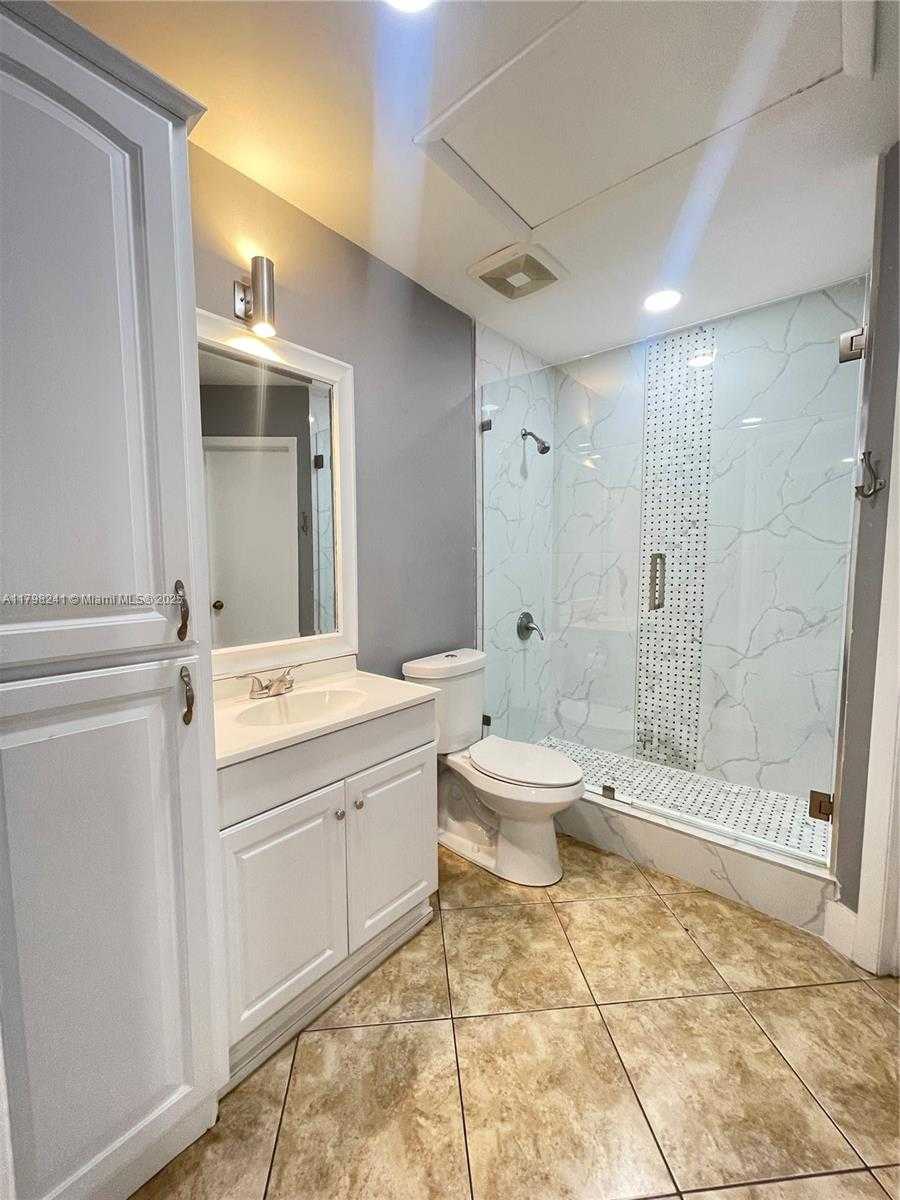 Small Image of 18310 NORTH WEST 68TH AVE #D, Hialeah Number 13