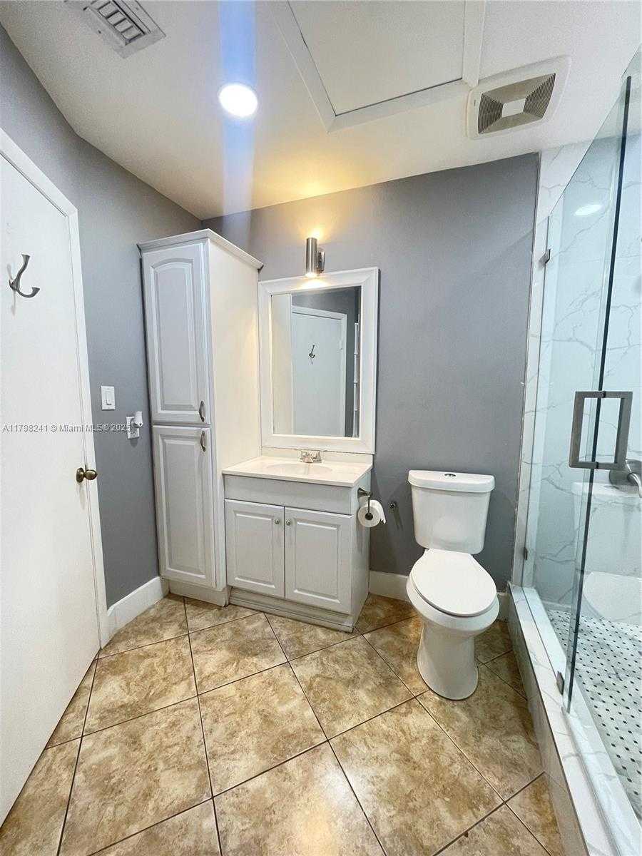Small Image of 18310 NORTH WEST 68TH AVE #D, Hialeah Number 14