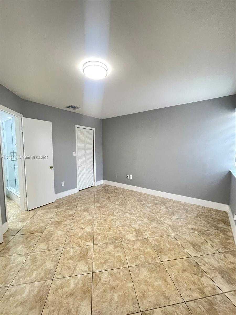 Small Image of 18310 NORTH WEST 68TH AVE #D, Hialeah Number 16