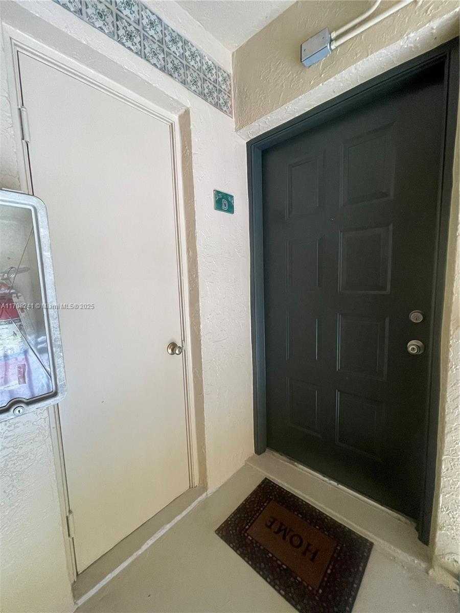 Small Image of 18310 NORTH WEST 68TH AVE #D, Hialeah Number 21