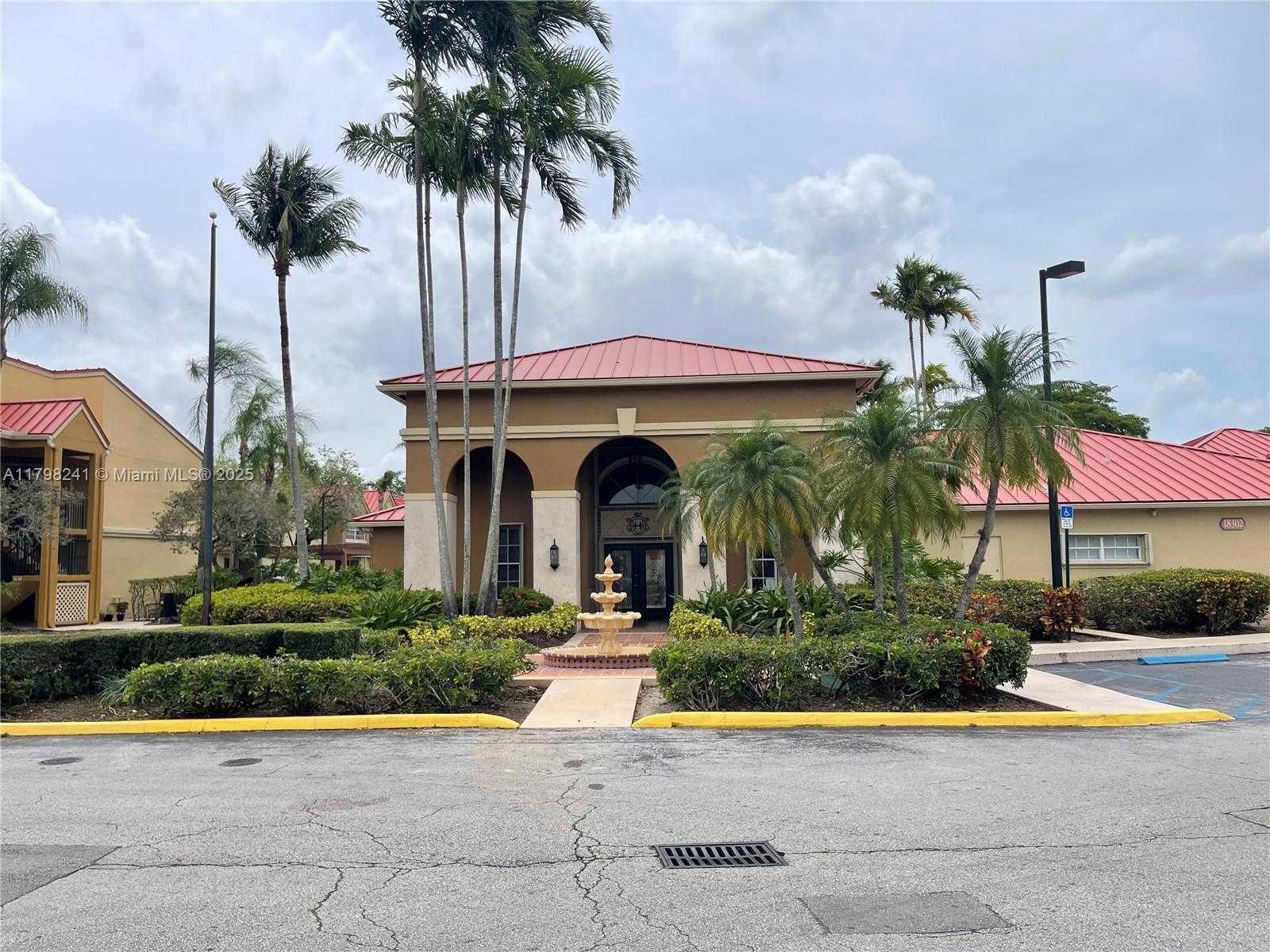 Small Image of 18310 NORTH WEST 68TH AVE #D, Hialeah Number 24