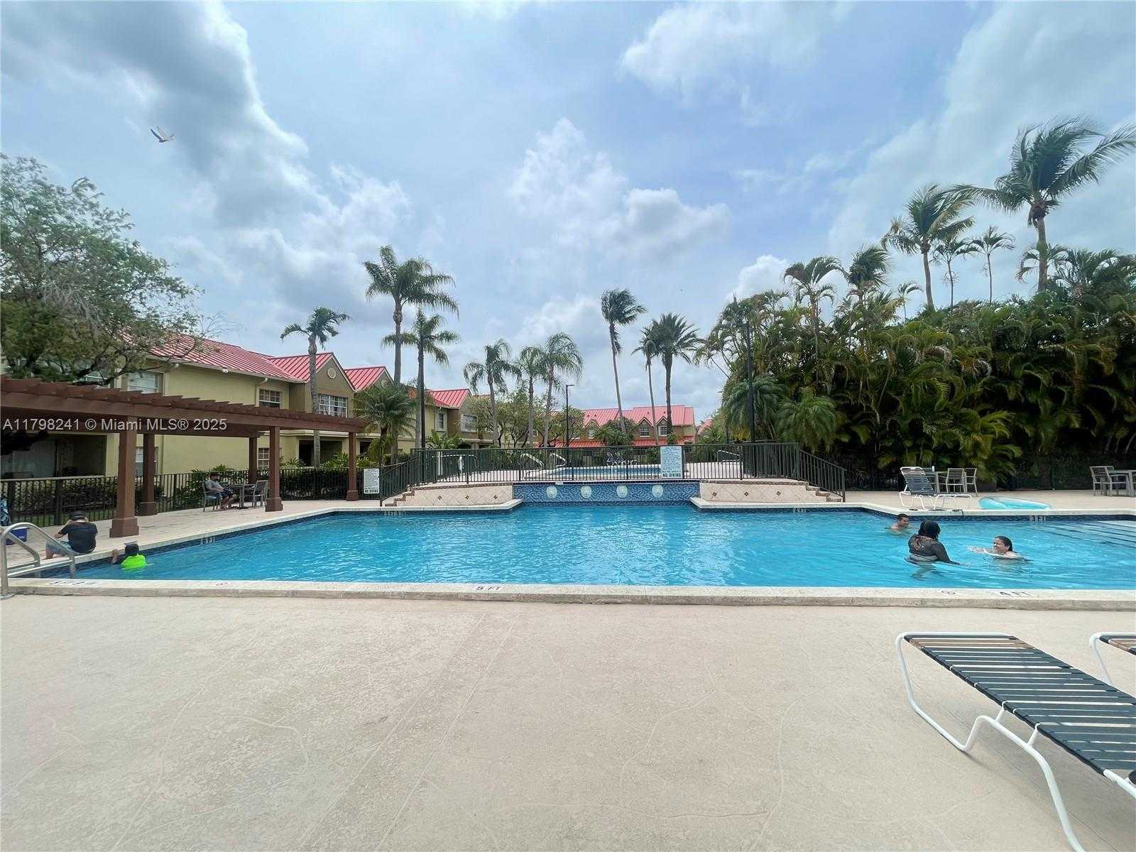Small Image of 18310 NORTH WEST 68TH AVE #D, Hialeah Number 27