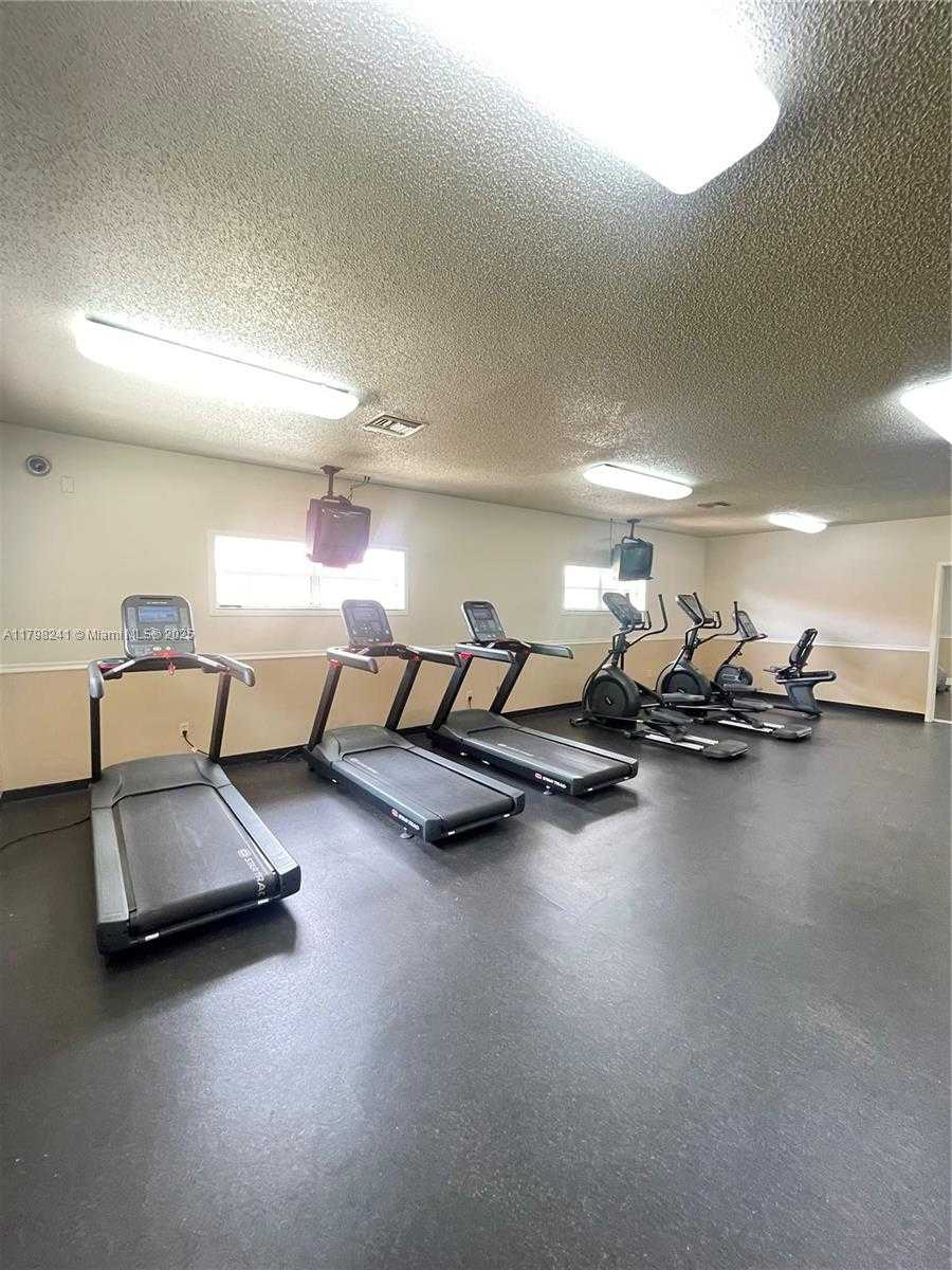 Small Image of 18310 NORTH WEST 68TH AVE #D, Hialeah Number 32