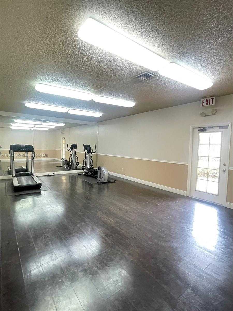 Small Image of 18310 NORTH WEST 68TH AVE #D, Hialeah Number 33