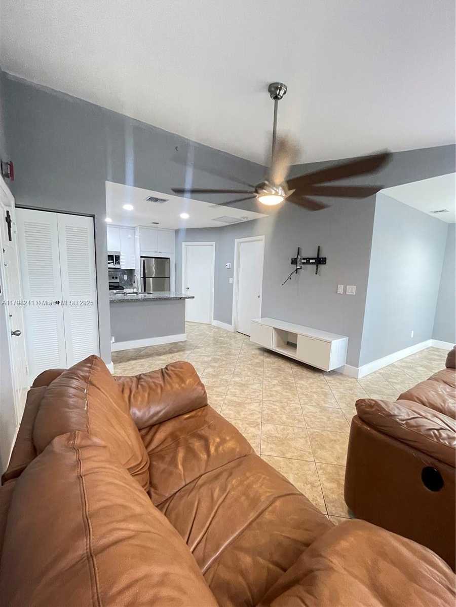 Small Image of 18310 NORTH WEST 68TH AVE #D, Hialeah Number 6