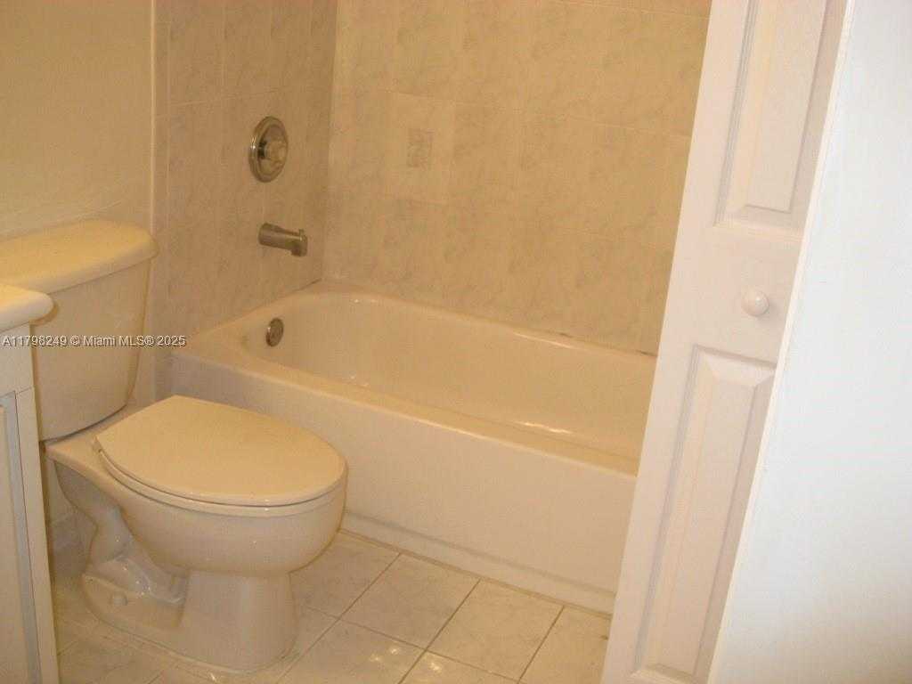 Small Image of 6630 NORTH WEST 114TH #1503, Doral Number 39