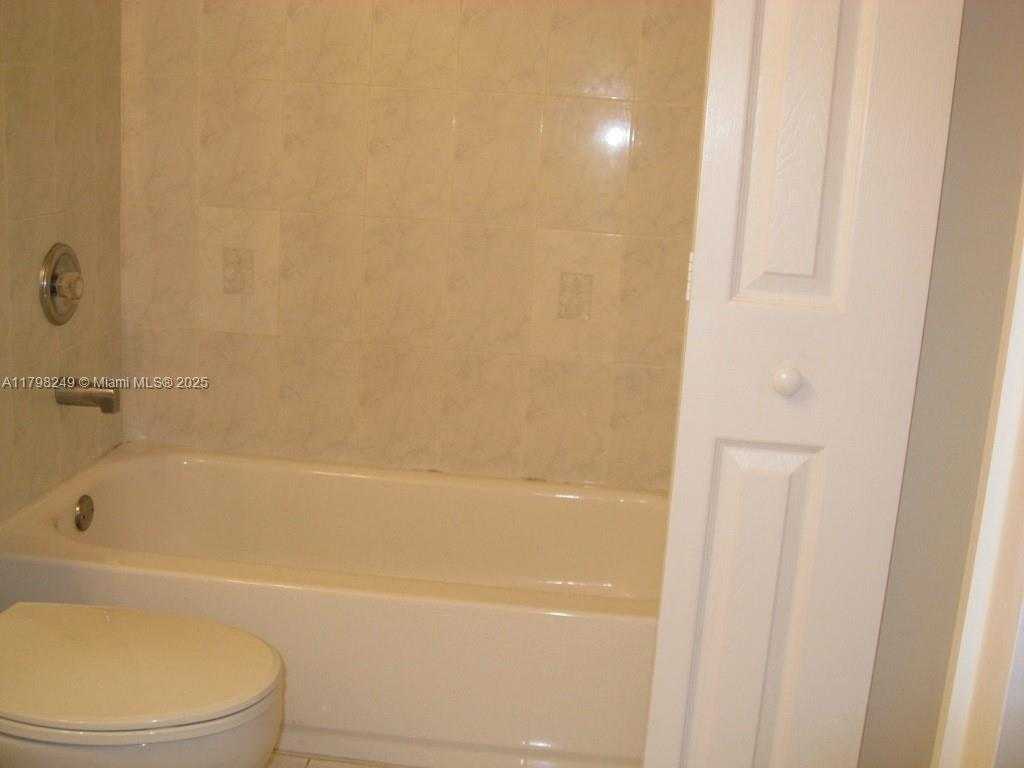 Small Image of 6630 NORTH WEST 114TH #1503, Doral Number 40