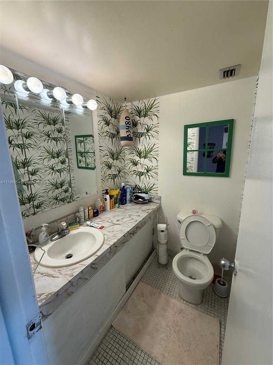 Small Image of 1000 MICHIGAN AVE #502, Miami Beach Number 12