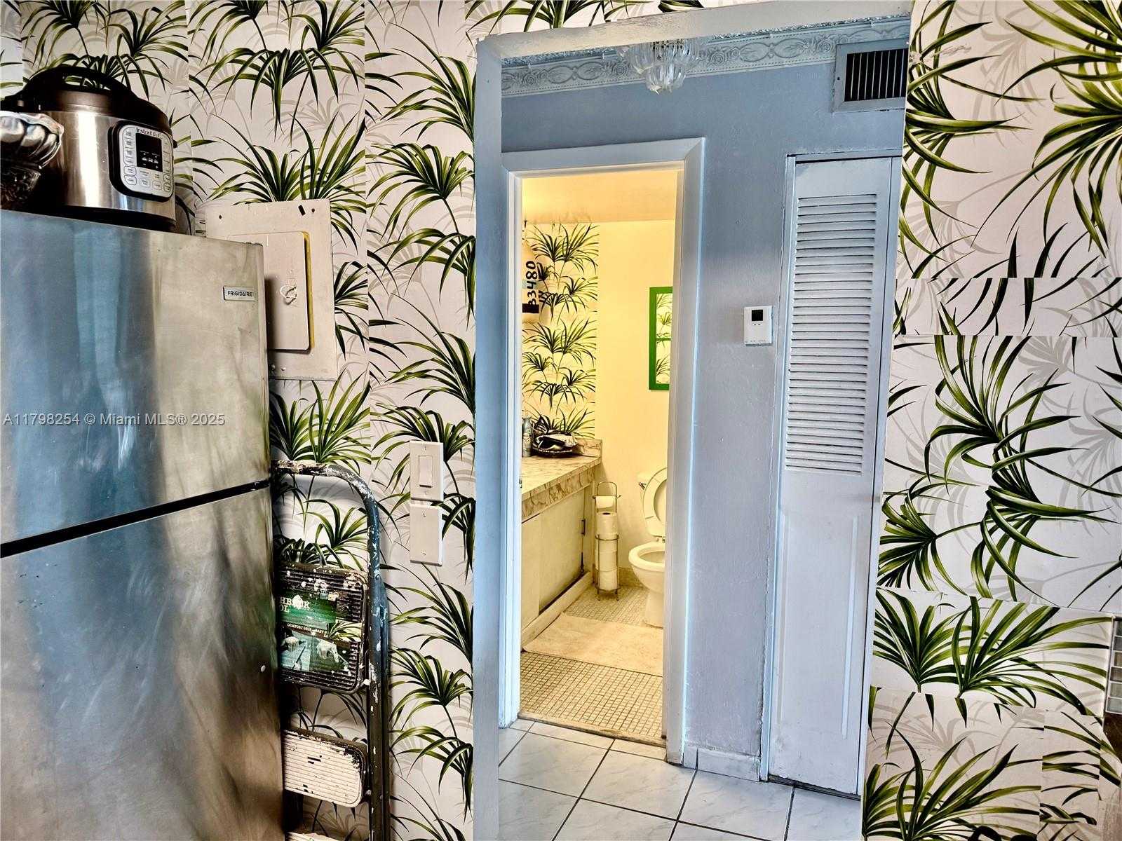 Small Image of 1000 MICHIGAN AVE #502, Miami Beach Number 13