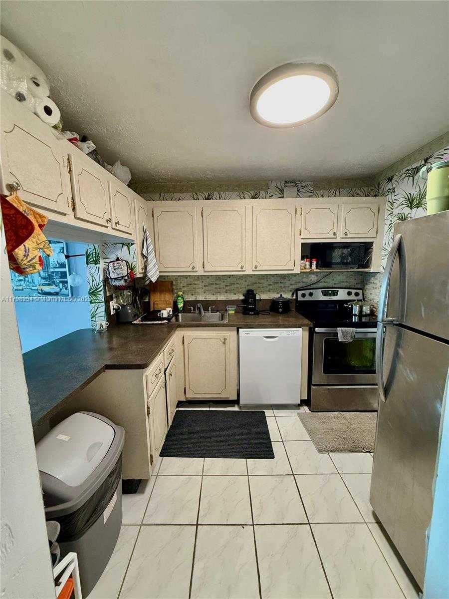 Small Image of 1000 MICHIGAN AVE #502, Miami Beach Number 14