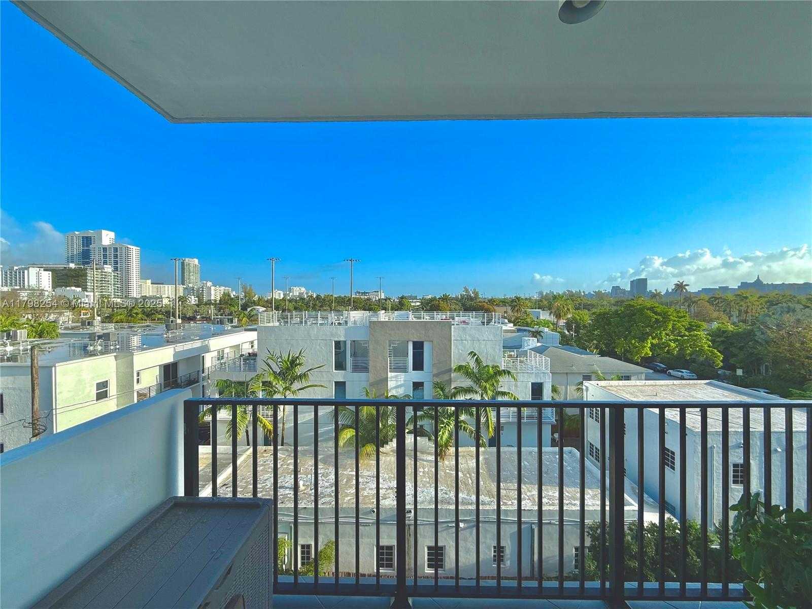 Small Image of 1000 MICHIGAN AVE #502, Miami Beach Number 4