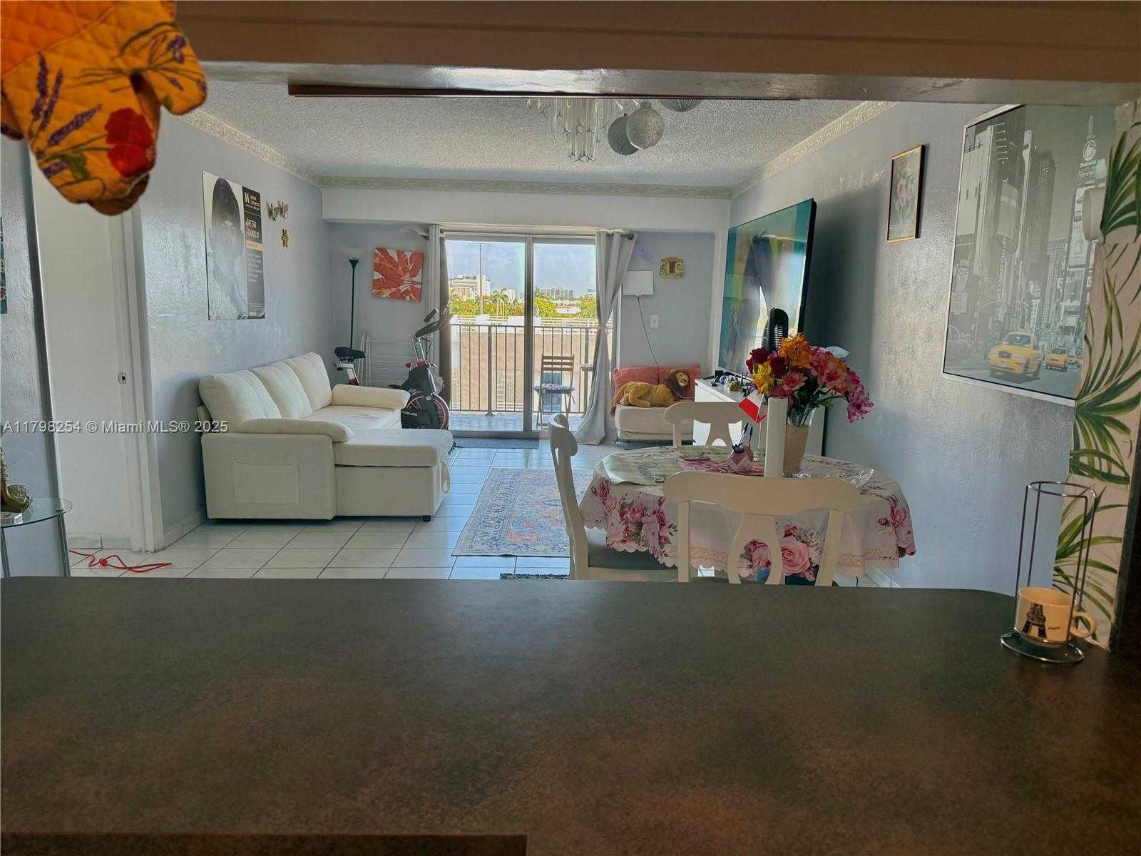 Small Image of 1000 MICHIGAN AVE #502, Miami Beach Number 5